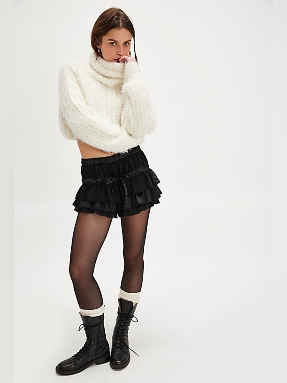 NWT Free People Labor Of Love Ruffle
Bloomer Shorts Black Coffee L